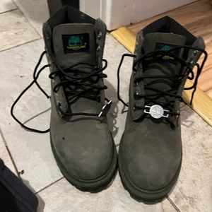 Army green timberland kids boots